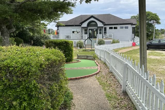 Frisco Mini Golf clubhouse and course entrance on Hatteras Island Outer Banks